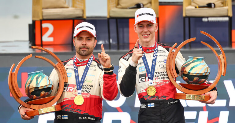 トヨタGAZOOレーシングのWRC第11戦ラリー・デル・パラグアイにおける、パヤリ組の優勝とWRC2での表彰台独占を祝う公式リリース画像。