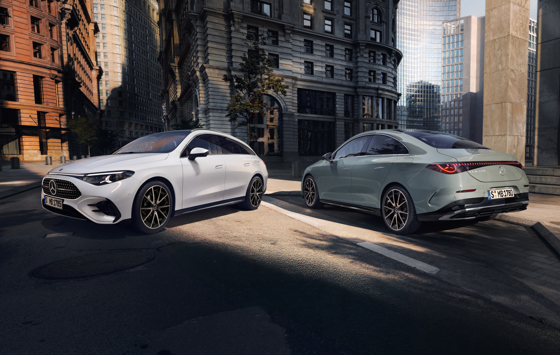 新型CLAと新型CLAシューティングブレークのプレスリリース用イメージ画像。