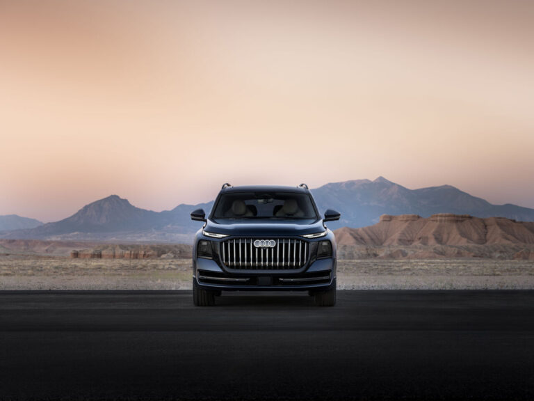 アウディが発表した、最新技術を搭載したブランド史上最大のフルサイズSUV「Q9」の車両外観。