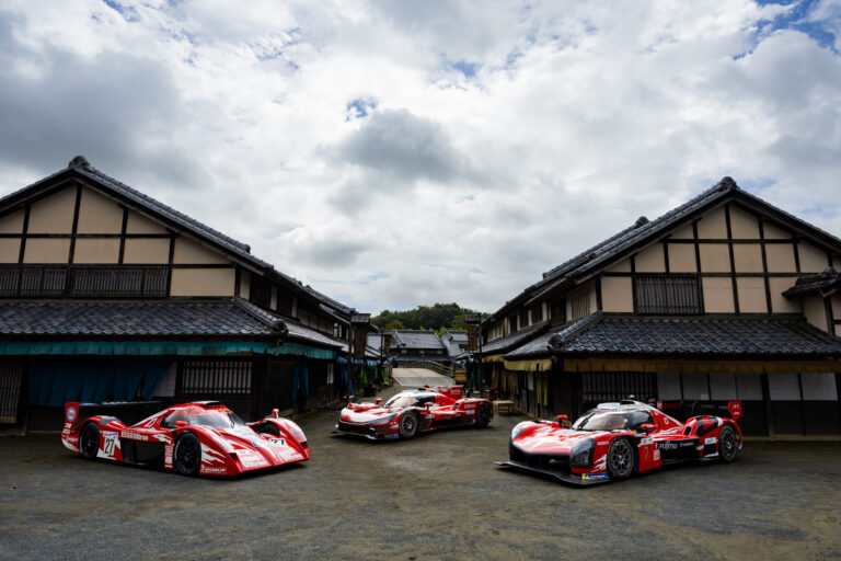 ル・マン24時間レースで優勝したTR010 HYBRIDと優勝トロフィーの展示に関する告知画像。